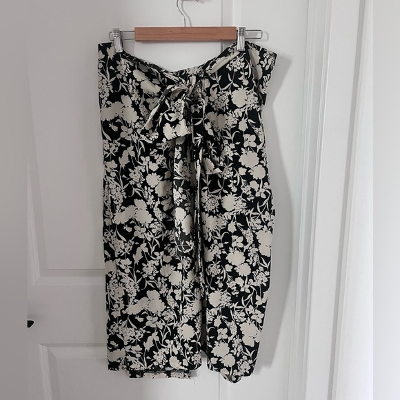 Floral Black and White Midi Skirt Size Large - Picture 1 of 5